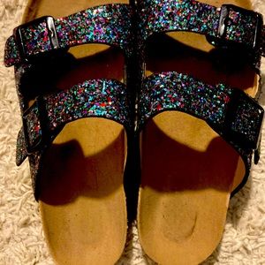 Sandals like the famous brand